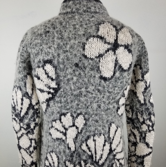 Willow and Clay Gray White Floral Wool Blend Coat - Picture 5 of 7